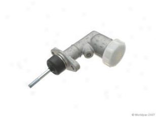 1961-1969 Volvo 1800 Clutch Master Cylinder Trw Volvo Clutch Master Cylinder W0133-1611014 61 62 63 64 65 66 67 68 69