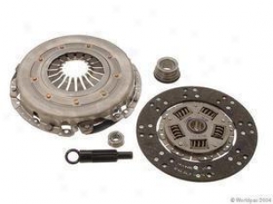 1985-2000 Ford Mustang Clutch Kit Valeo Ford Clutch Kit W0133-1604200 85 86 87 88 89 90 91 92 93 94 95 96 97 98 99 00