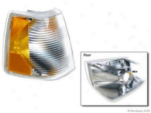 1988-1990 Volvo 760 Turn Signal Light Apa/uro Parts Volvo Turn Eminent Light W0133-1605747 88 89 90