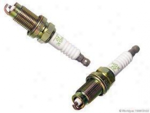 1991-1994 Nissan D21 Spark Plug Ngk Nissan Spark Plug W0133-1641090 91 92 93 94