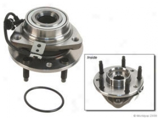 1998-2005 Chevrolet Blazer Wheel Hub First Equipment Quality Chevrolet Wheel Hub W0133-1693329 98 99 00 01 02 03 04 05