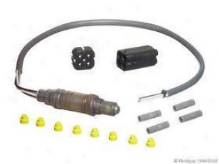 1998 Chrysler Town & Country Oxygen Sensor Bosch Chrysler Oxygen Sensor W0133-1614997 98