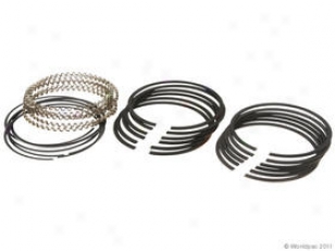 2000-2001 Jeep Cherokee Piston Ring Set Mopar Performance Jeep Piston Ring Set 0W133-1680489 00 01