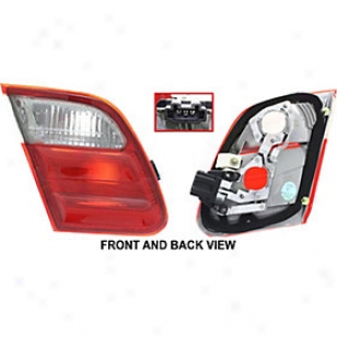 2000-2002 Mercedes Benz E320 Tail Lght Replacement Mercedes Benz Tail Light M730109 00 01 02