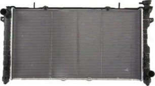 2001-2004 Chrysler Town & Nation Radiator Apdi Chrysler Radiator 8012311 01 02 03 04