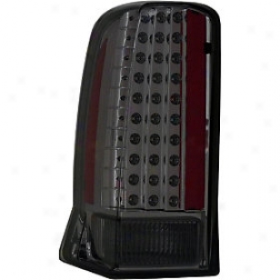 2002-2006 Cadillac Escalade Tail Light Anzo Cadillac Tail Light 321221 02 03 04 05 06