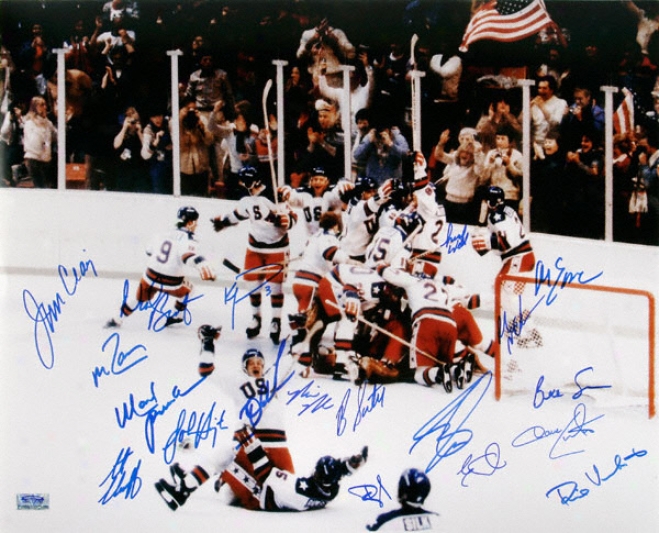 1980 U.s Olympic Hockey Team Autographed 16x20 Photograph With 19 Signatures