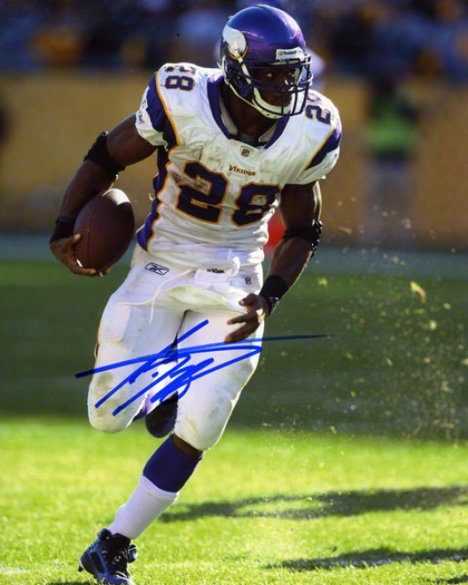 Adrian Peterson Autographed 8x10 Photograph  Details: Minnesota Vikings, Looking Left