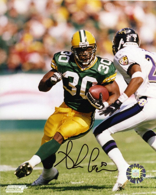 Ahman Green Green Bay Packers - Running - 8x10 Autog5aphed Photograph