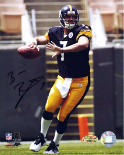 Ben Roethlibeerger Pittsburgh Steelers - Passing Perpendicular - 16x20 Autographed Photograph