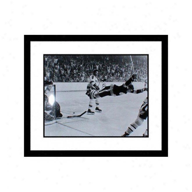 Bobby Orr Framed 8x10 Photograph - The Penetrate