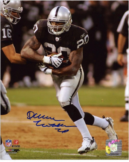 Darren Mcfadden Oakland Raiders Autographed 8x10 Photograph