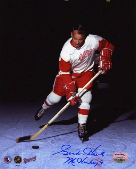 Gordie Howe Detroit Rrd Wings -vertical- 8x10 Autographed Photograph With ''mr. Hockey'' Inscription