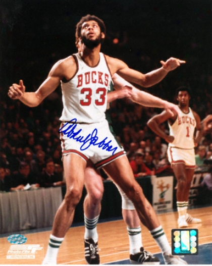 Kareem Abdul-jabbar Milwaukee Bucks - Action - Autographed 8x10 Photograph