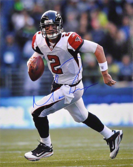 Matt Ryan Autographe 16x20 Phofograph  Details: Atlanta Falcons, Run With Globe