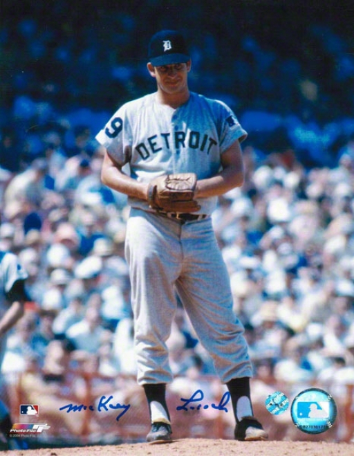 Mickey Lolich Detroit Tigers Autographed 8x10 Photo On The Mound