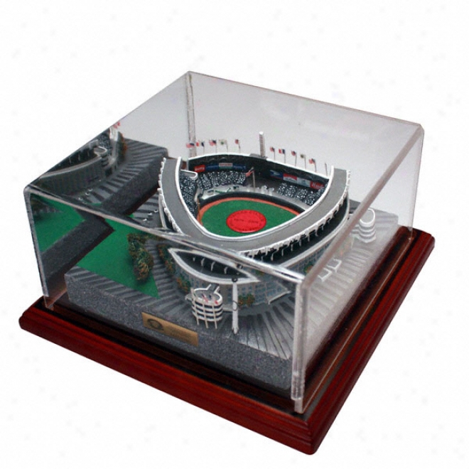 New York Yankees Yankee Stadium Replica With Case - Gold Series