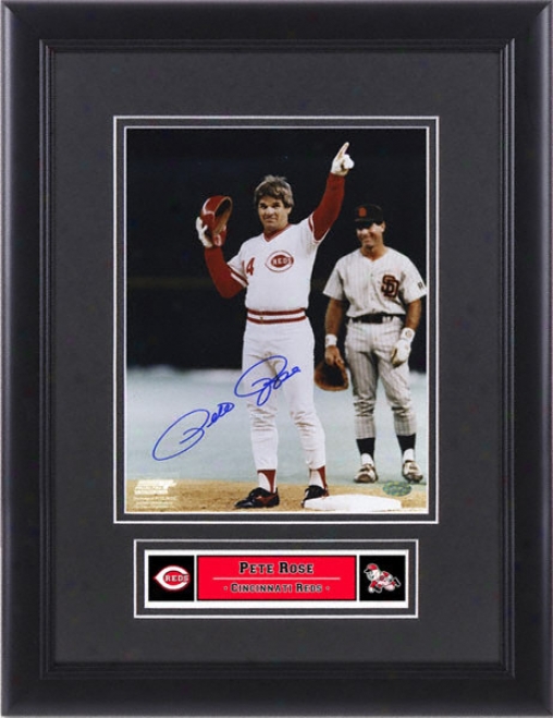 Pete Rose - 4192 - Autographed 8x10 Photograph