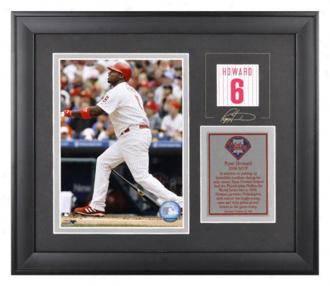 Ryan Howard Framed 6x8 Photograph  Details: Philadelphia Phillies, With Facsimile Signature