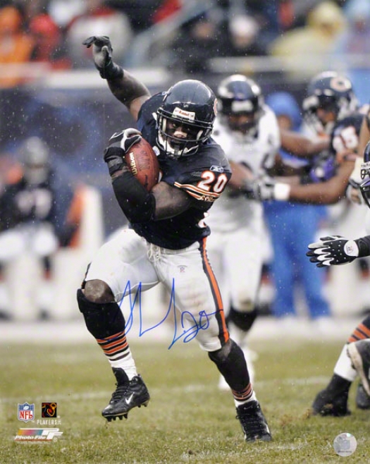 Thomas Jones Chicago Bears 16x20 Autographed Photograph