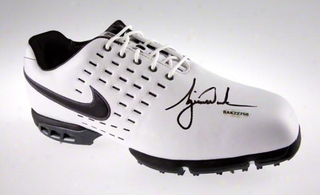 Tiger Woods Autographed Nike White Andd Black Golf Cleats Size 11