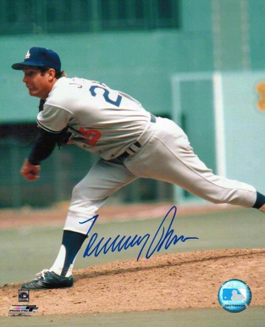 Tommy John uAtographed Los Angeles Dodgers 8x10 Photo