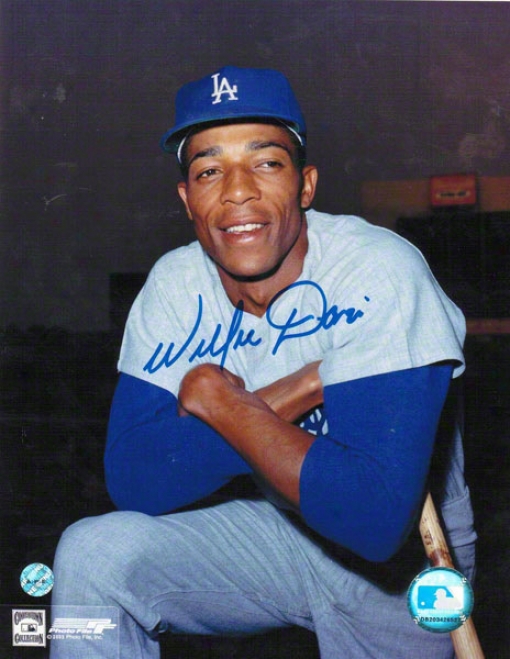 Willie Davis Los Angeles Dodgers Autographed 8x10 Photo Pose