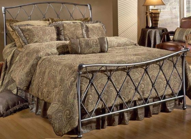 Sullivan Silver Bed - Queen, Silver