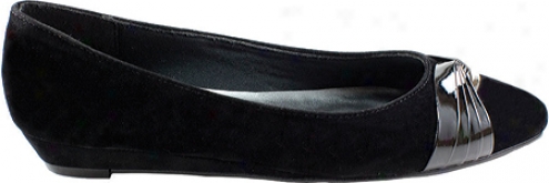 Annie Fascinate (women's) - Black Velvet Sued/black Patent