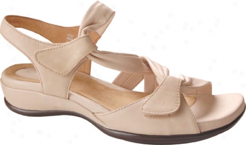 Clarks Lucena (women's)) - Beige