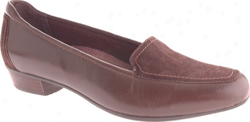 Clarks Timeless (women'q) - Brown Leather