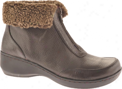 Easy Spirit Defy (women's) - Dark Brown Leather