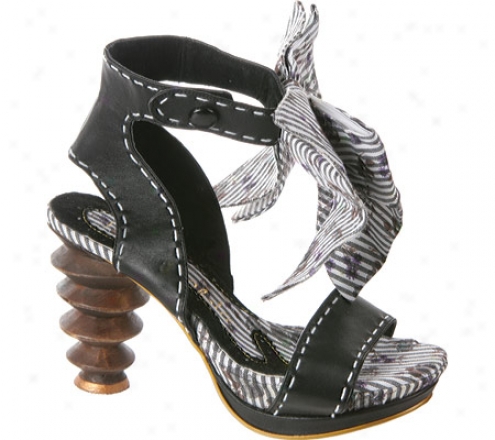 Irregulat Choice Fabric Footwear (women's) - Black/white Fabric/leaher
