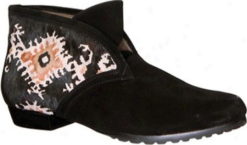 Lisa Because Donald J Pliner Shai-02th (women's) - Black Multicolored Suede/tapestry