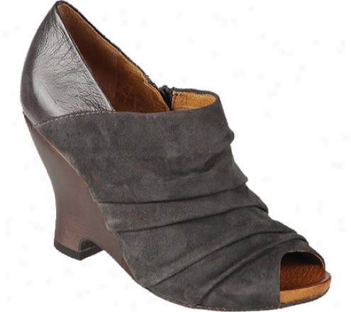 Naya Genesis (women's) - Graphite Lead Suede/leather/kid SuedeL eather