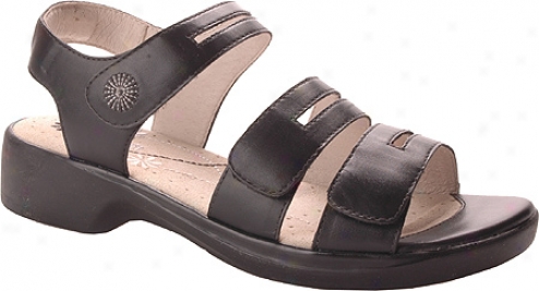 Propet Shore Walker (women's) - Black Smooth