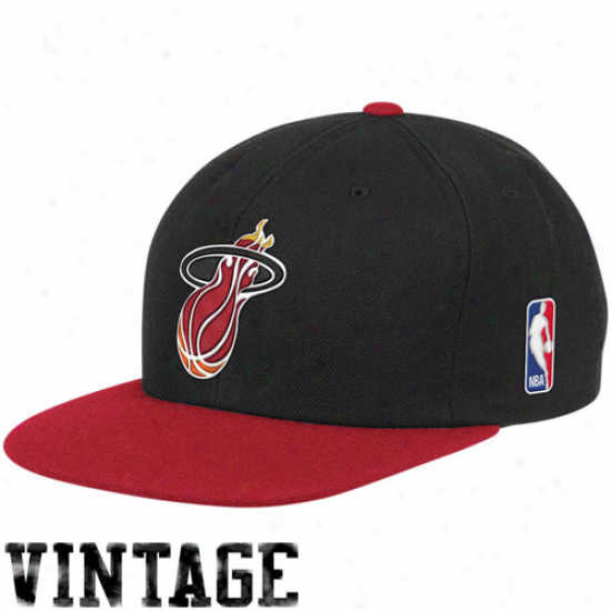 Mitchell & Ness Miami Heat Black-red Two-tone Vintage Snapback Adjustable Hat