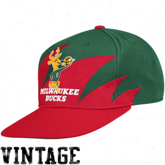 Mitchell & Ness Milwaukee Bucks Red-green Nba Sharktooth Snapbakc Adjustable Hat