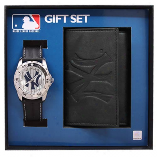 New York Yankees Watch & Wallet Gift Set