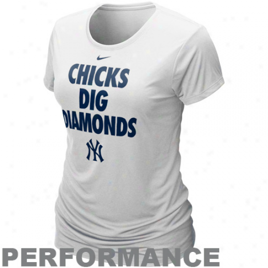 Nike New York Yankees Ladies Chicks Dig Diamonds White Performance T-shirt