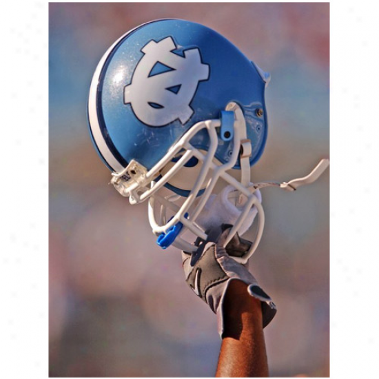 North Carolina Tar Heels (unc) 15'' X 20'' Raised Helmet Photographic Print