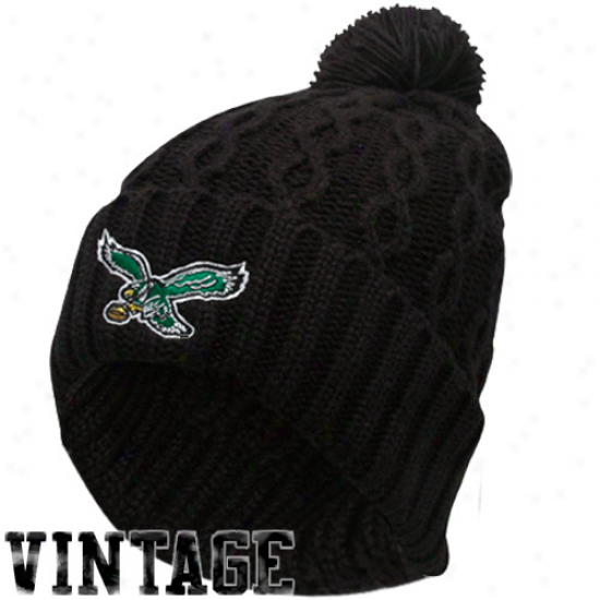 Reebok Philadelphia Eagles Ladies Negro Retro Cuffed Pom Cable Knit Beanie